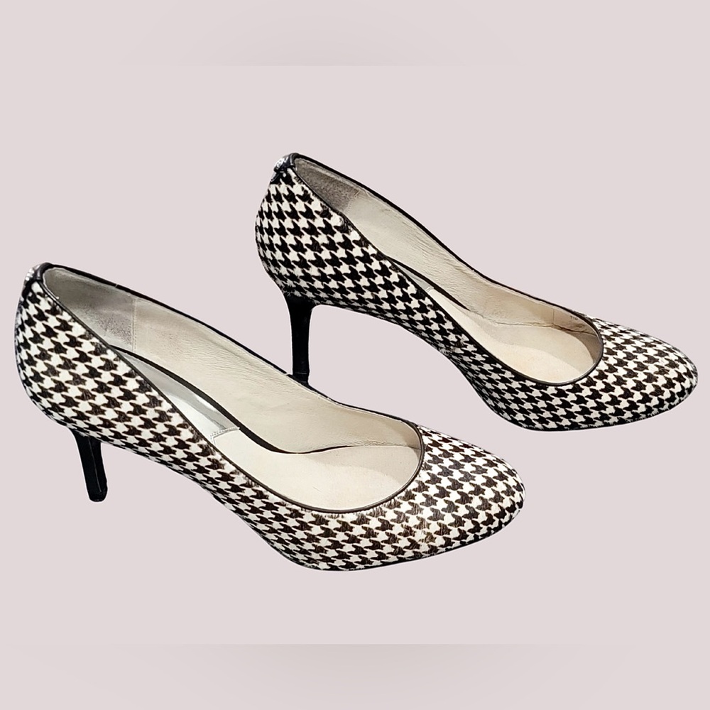 Michael Kors Houndstooth Horse Hair Pumps - Picture 5 of 8